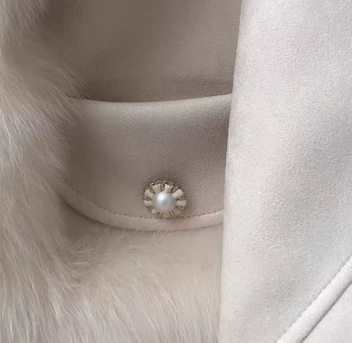 Chic Faux Fur Trimmed Short Coat