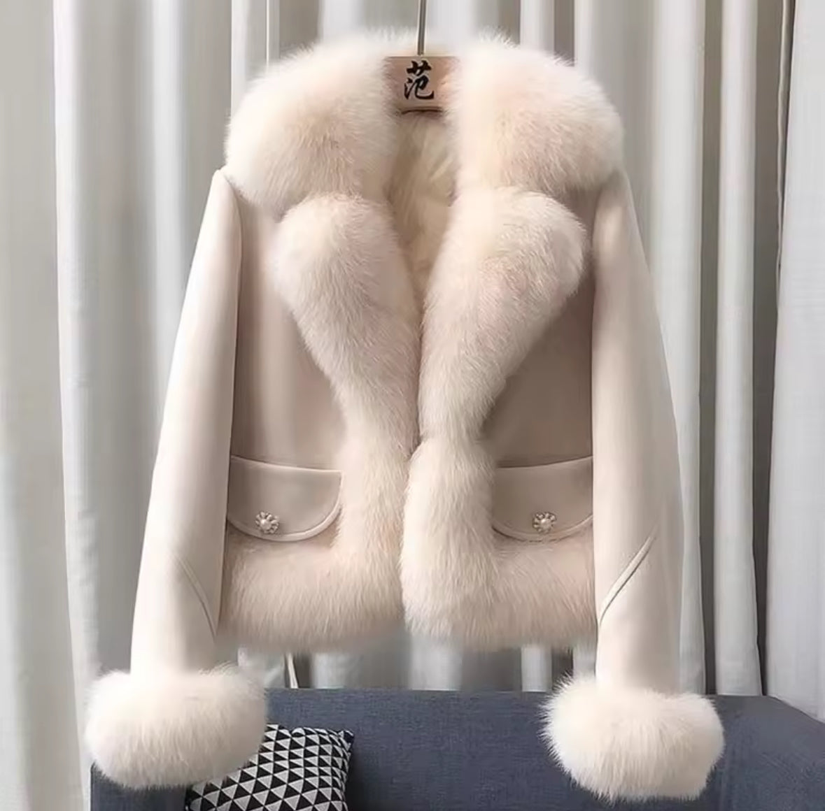 Chic Faux Fur Trimmed Short Coat